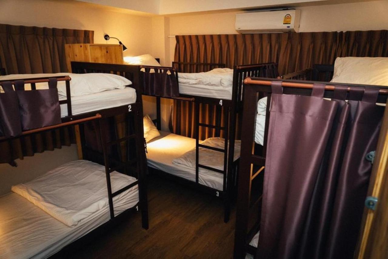 בנגקוק Small Space Cafe & Hostel מראה חיצוני תמונה